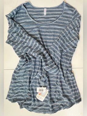 Lularoe Lynnae Tee - Size 2XL